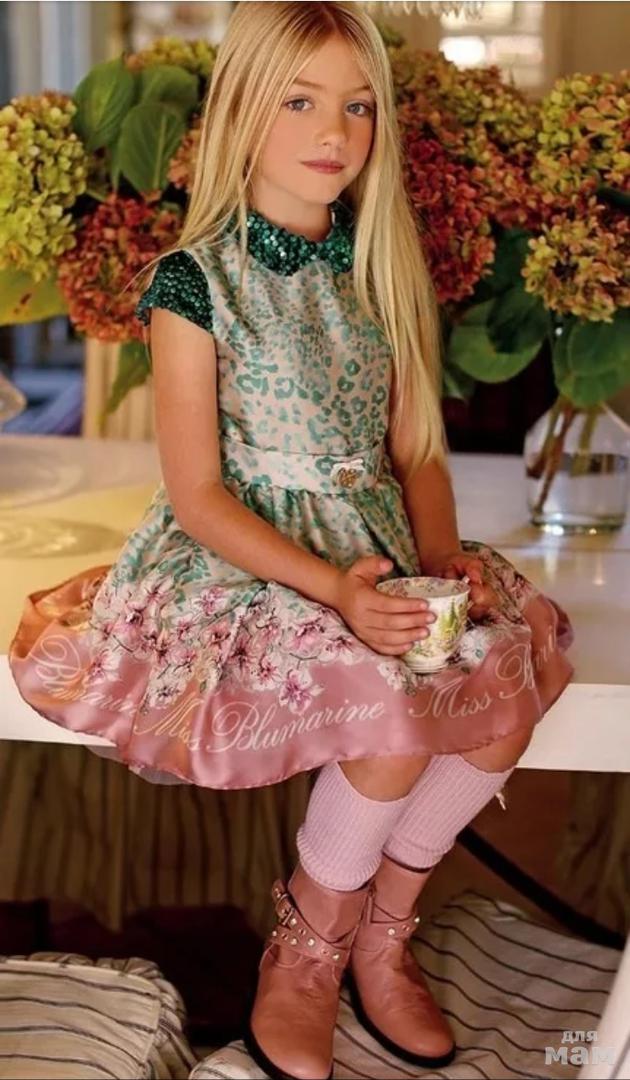 Модные дети. Ребенок одевается. Мальчик одевается девушкой. Мальчики одетые в платья. Мальчик одевается девушкой.