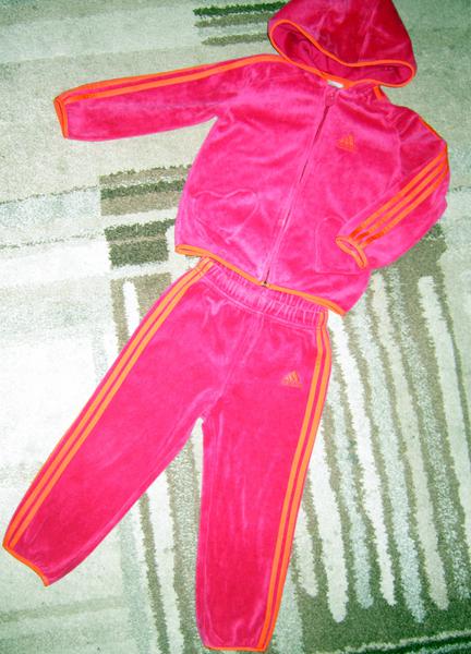 Велюровый спортивный костюм адидас